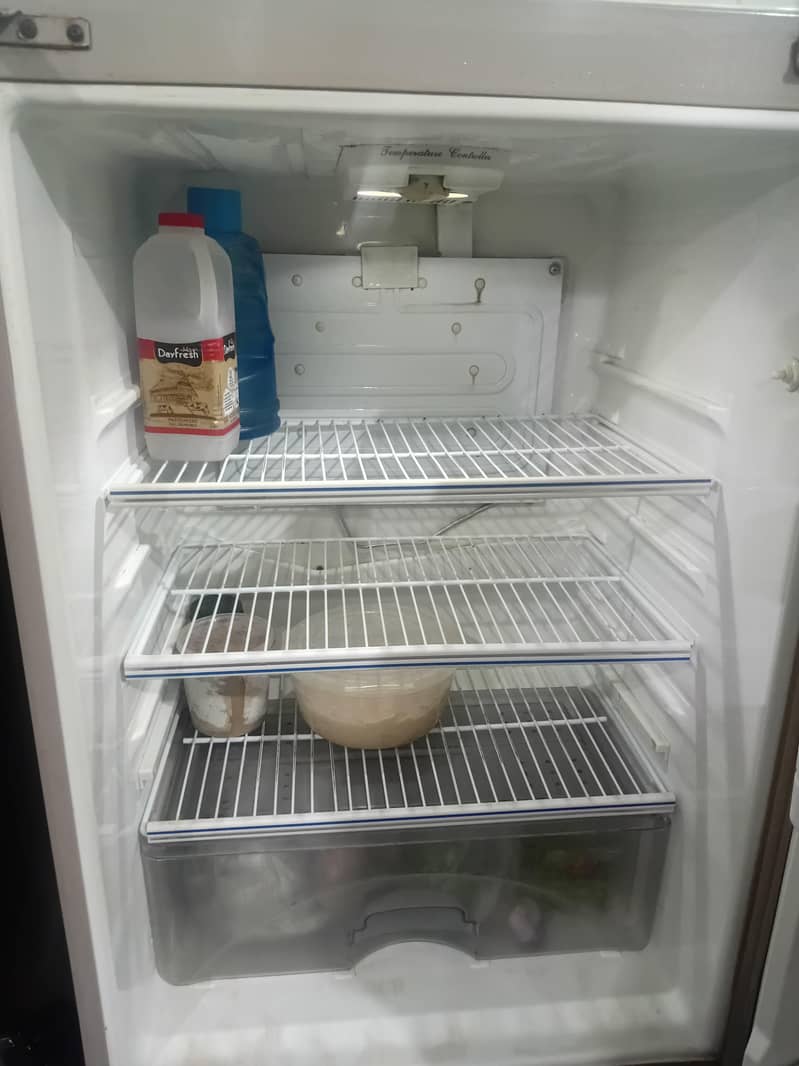 DAWLANCE REFRIGERATOR 6