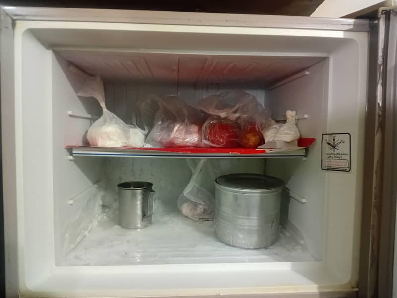 DAWLANCE REFRIGERATOR 7
