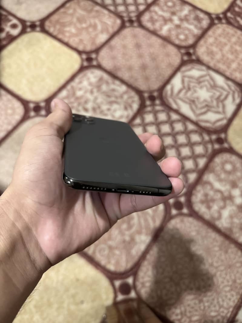 Apple iPhone 11 Pro Max 1