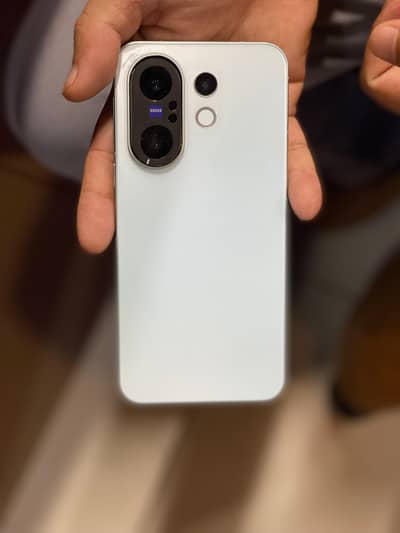 Vivo X200fe 10 by 10 No EXCHANGE please
