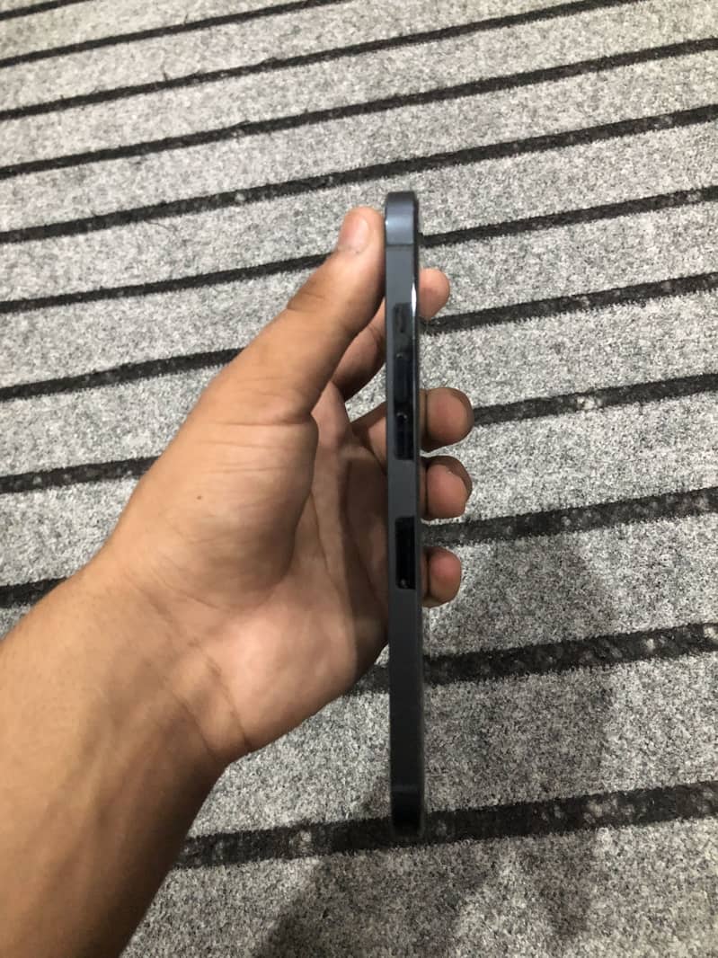 Apple iPhone 12 Pro Max 1