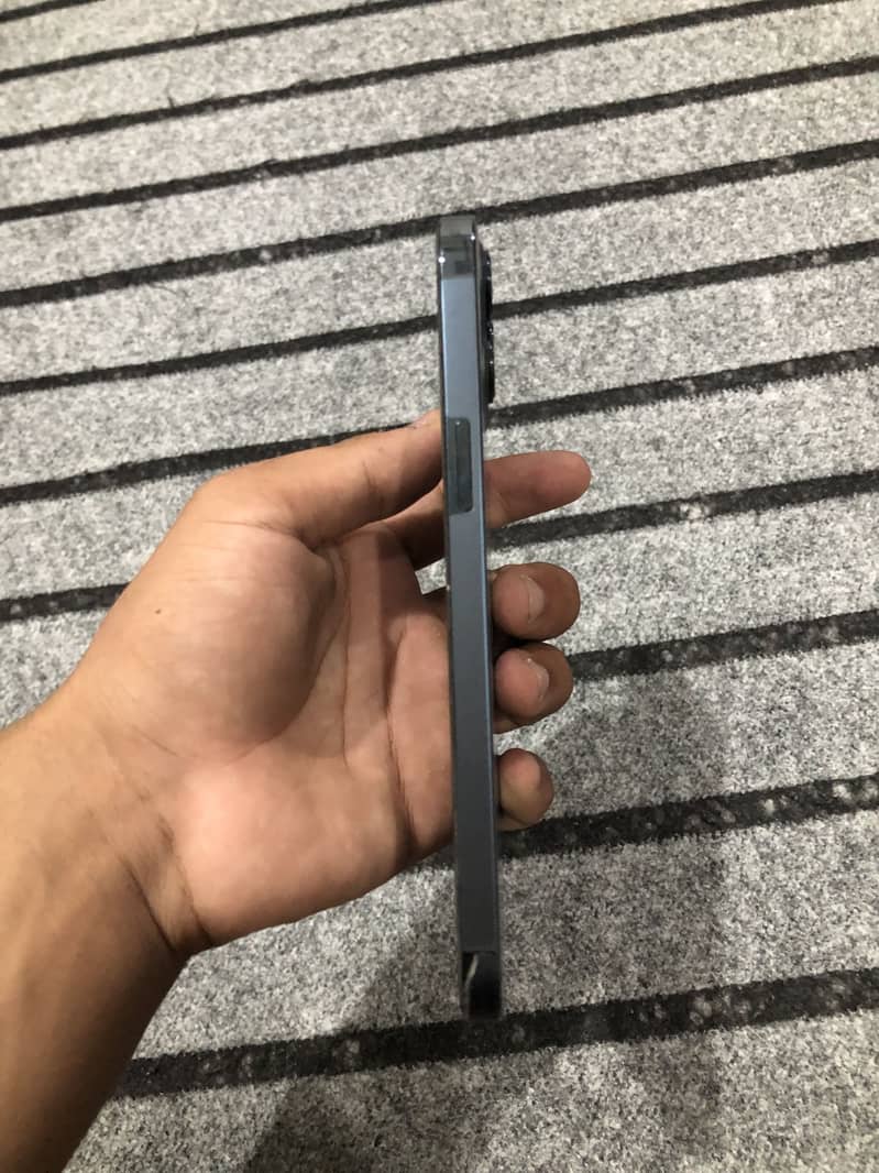 Apple iPhone 12 Pro Max 2
