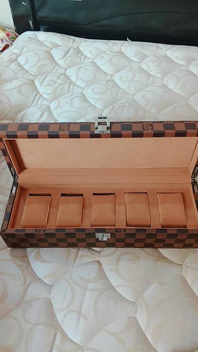 Authentic Louis Vuitton Damier 5-Slot Watch Box - 10/10 Condition