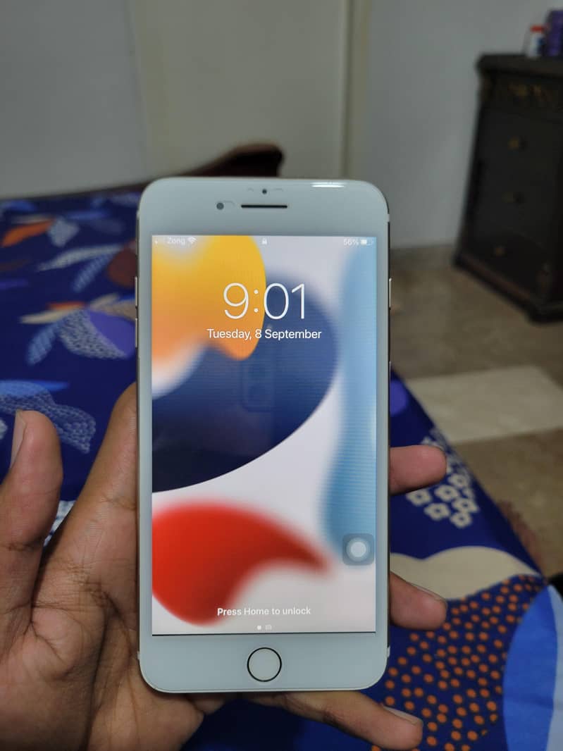 Apple iPhone 7 Plus 1