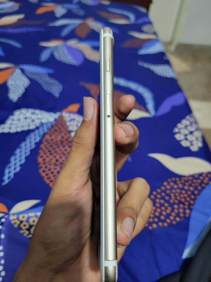 Apple iPhone 7 Plus 2