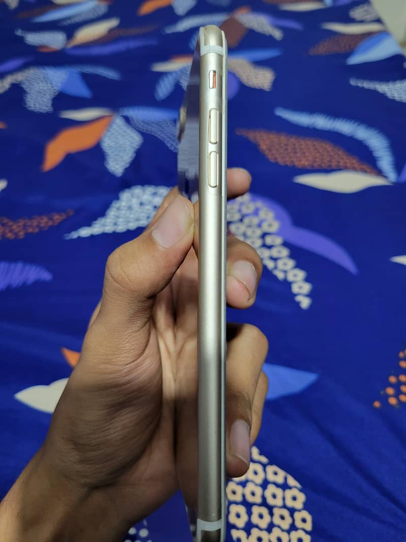 Apple iPhone 7 Plus 4