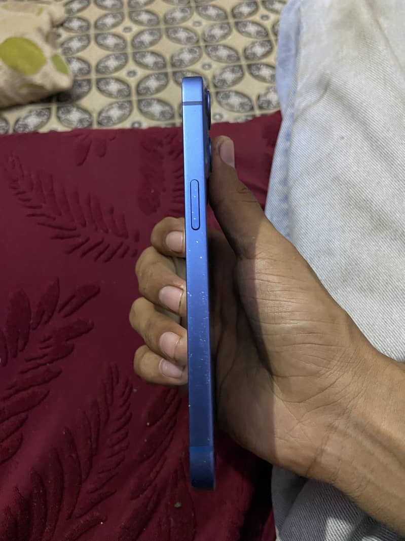 Apple iPhone 13 mini 1