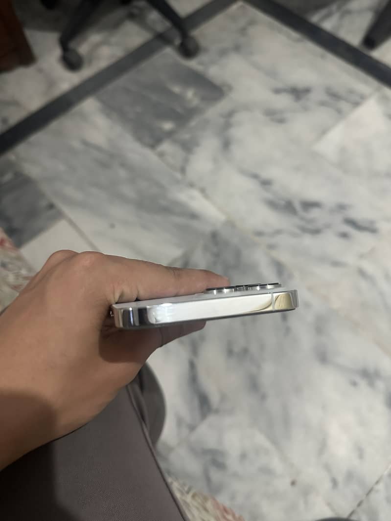 Apple iPhone 13 Pro Max 3