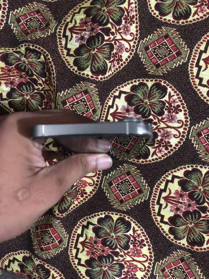 Apple iPhone 13 Pro Max 1