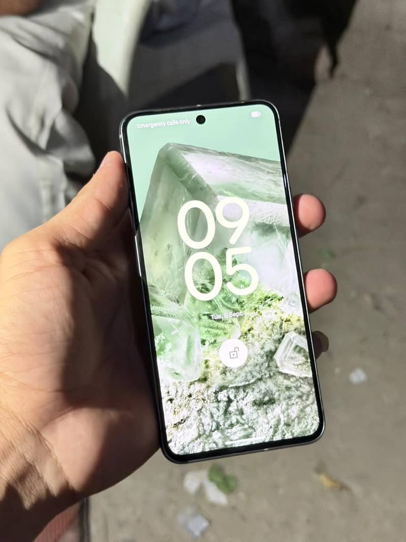 Google Pixel 8 3