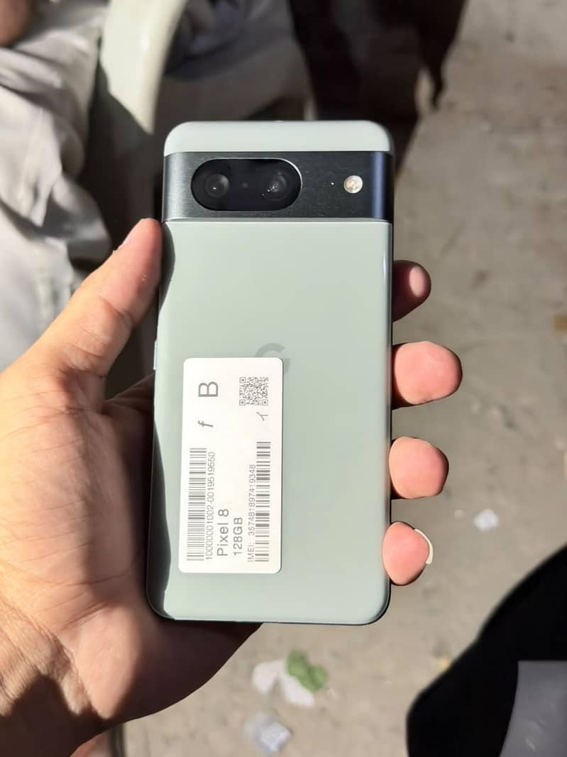 Google Pixel 8 4