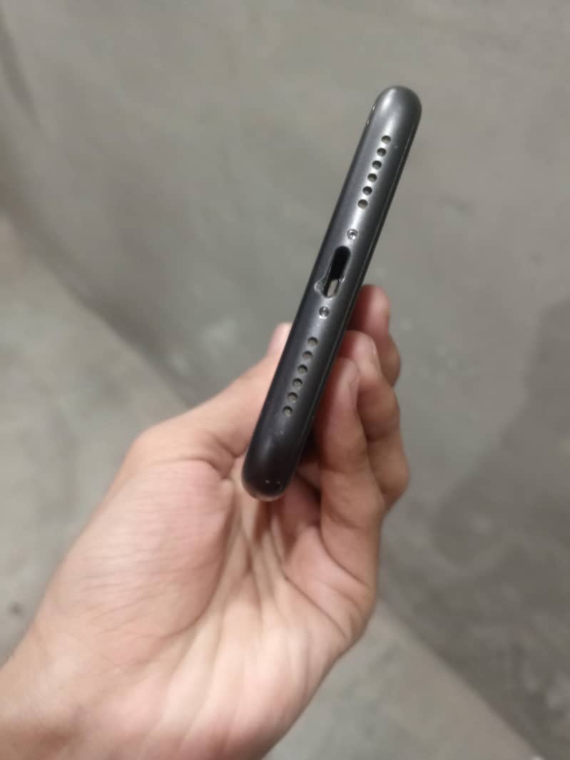 Apple iPhone 11 5