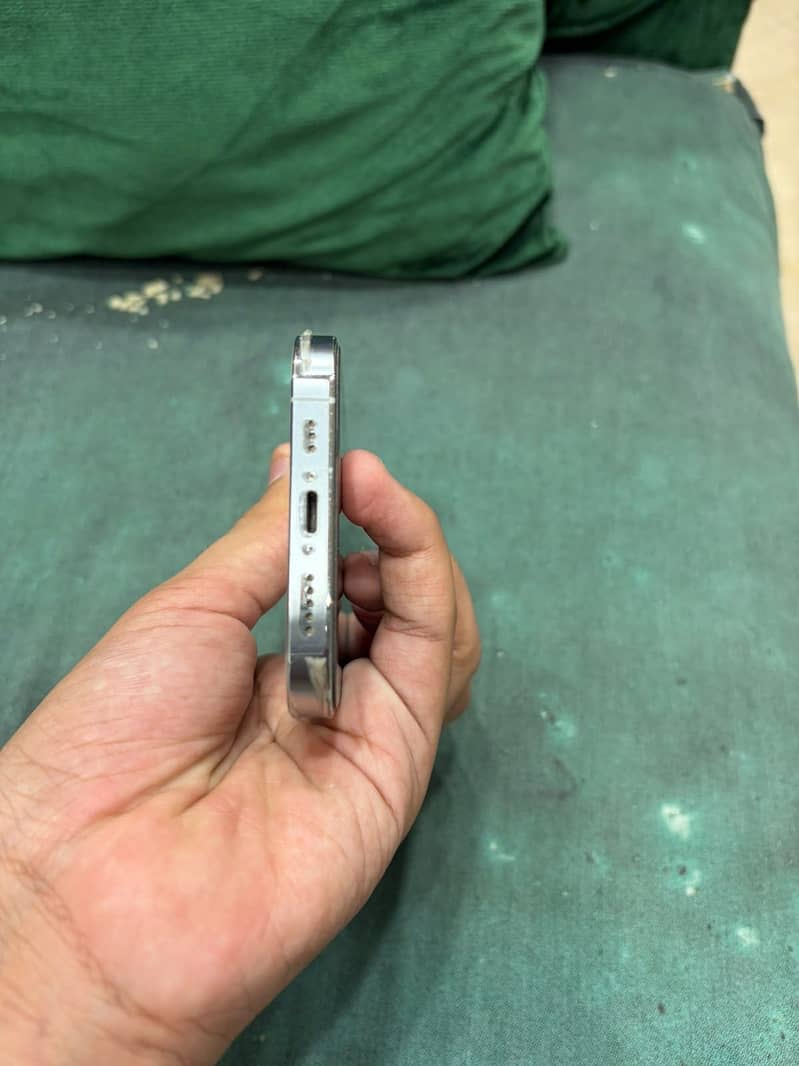 Apple iPhone 14 Pro 4