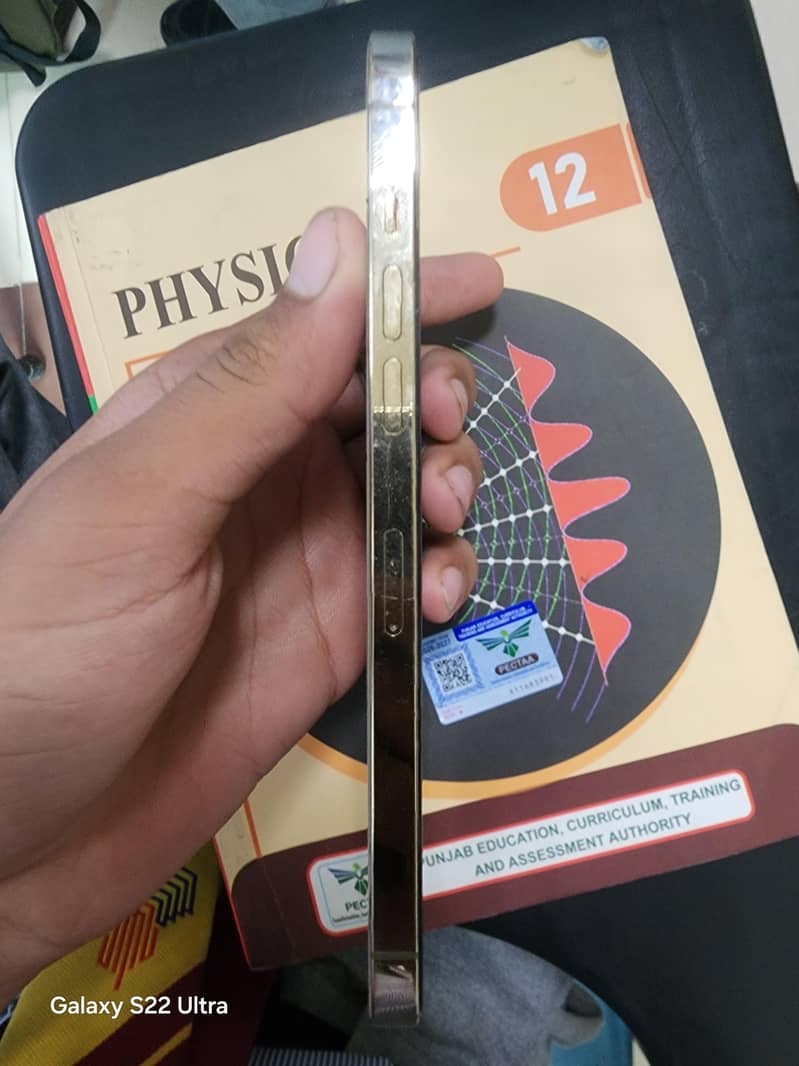 Apple iPhone 12 Pro Max 4