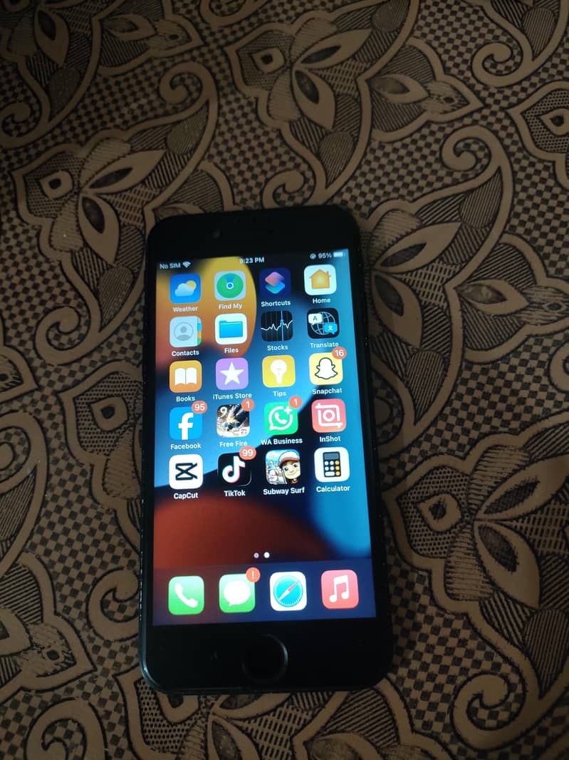 Apple iPhone 7 0
