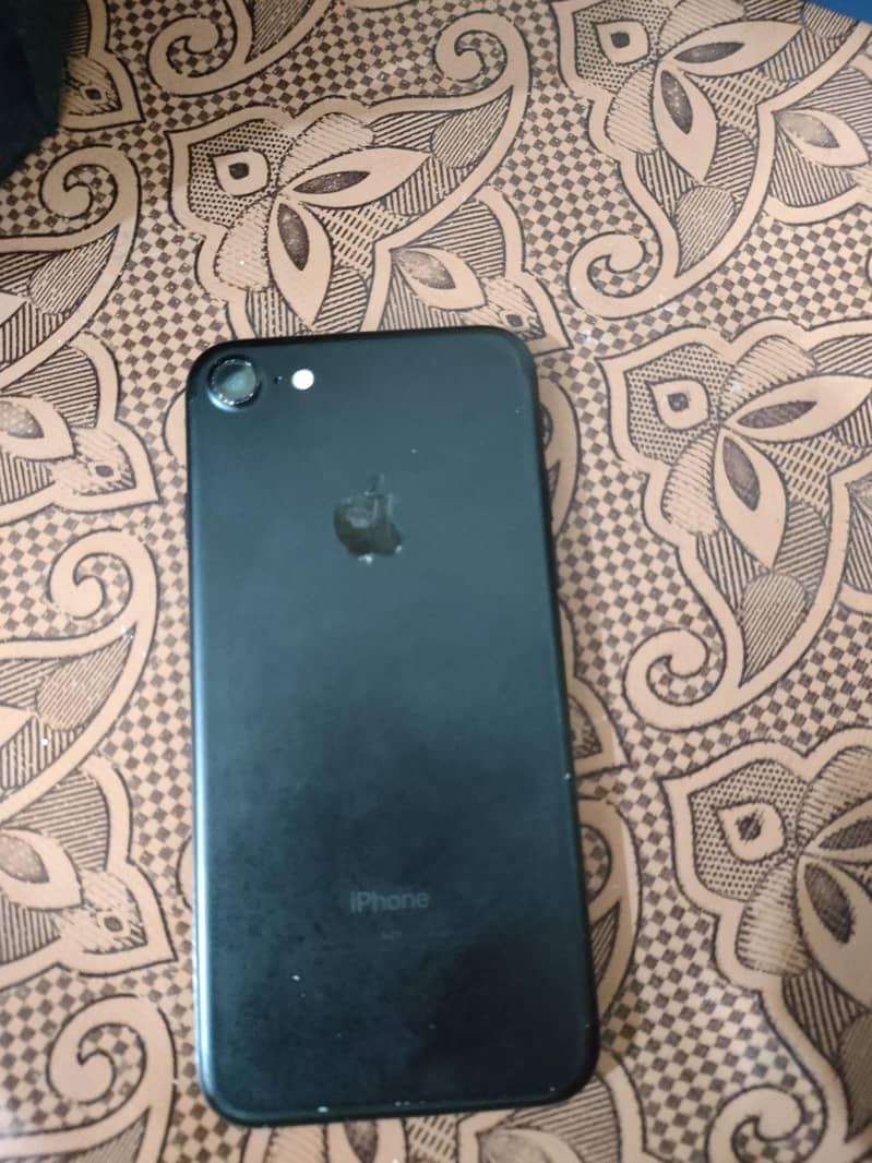 Apple iPhone 7 1