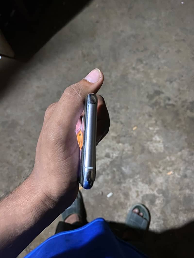 Apple iPhone 11 Pro 2