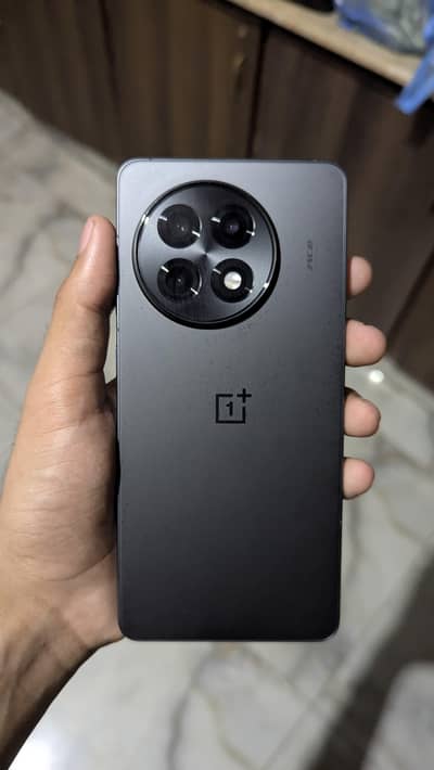 One Plus 13r sim time available
