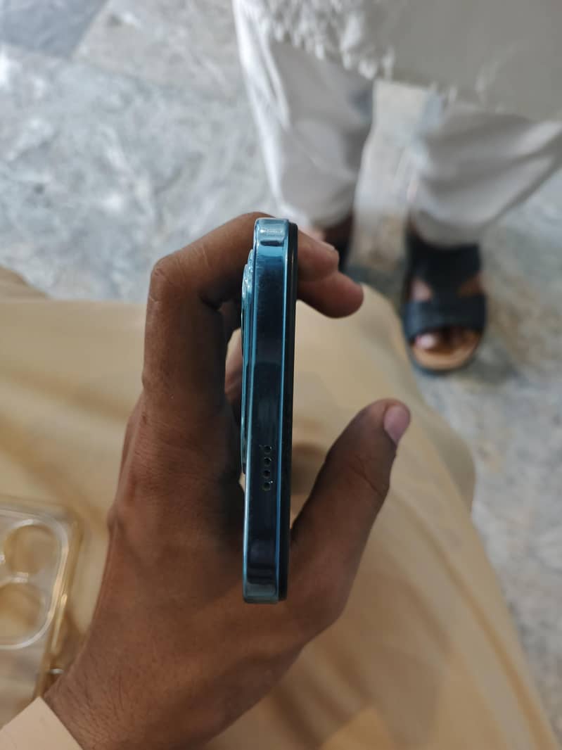 Tecno Spark 20 4
