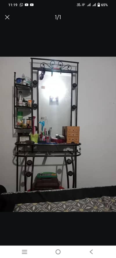 Iron Rod Dressing Table