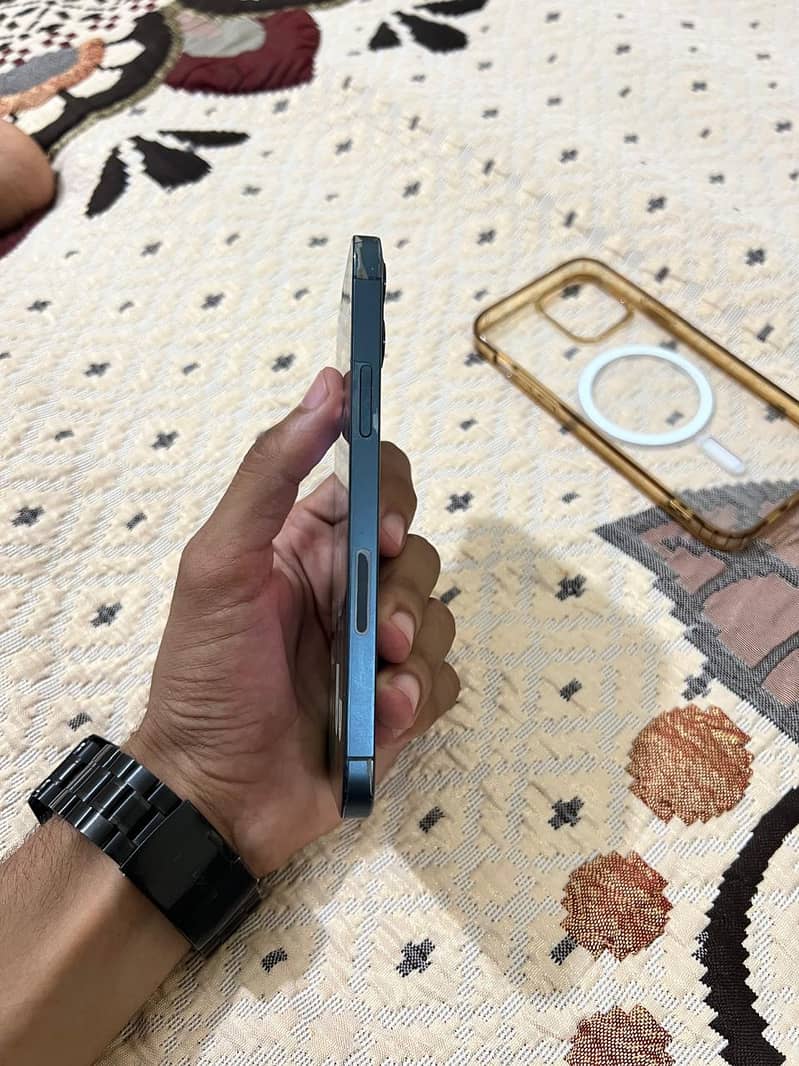 Apple iPhone 12 Pro 2