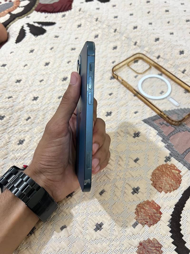 Apple iPhone 12 Pro 3
