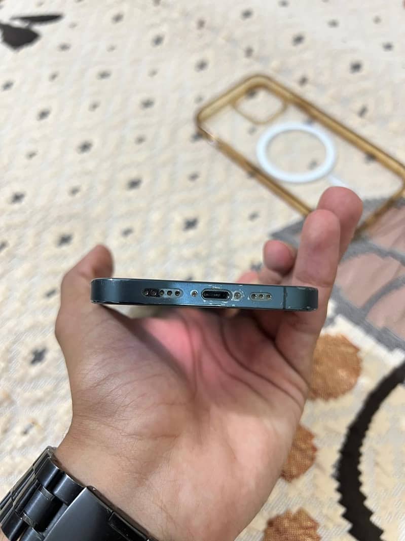 Apple iPhone 12 Pro 4