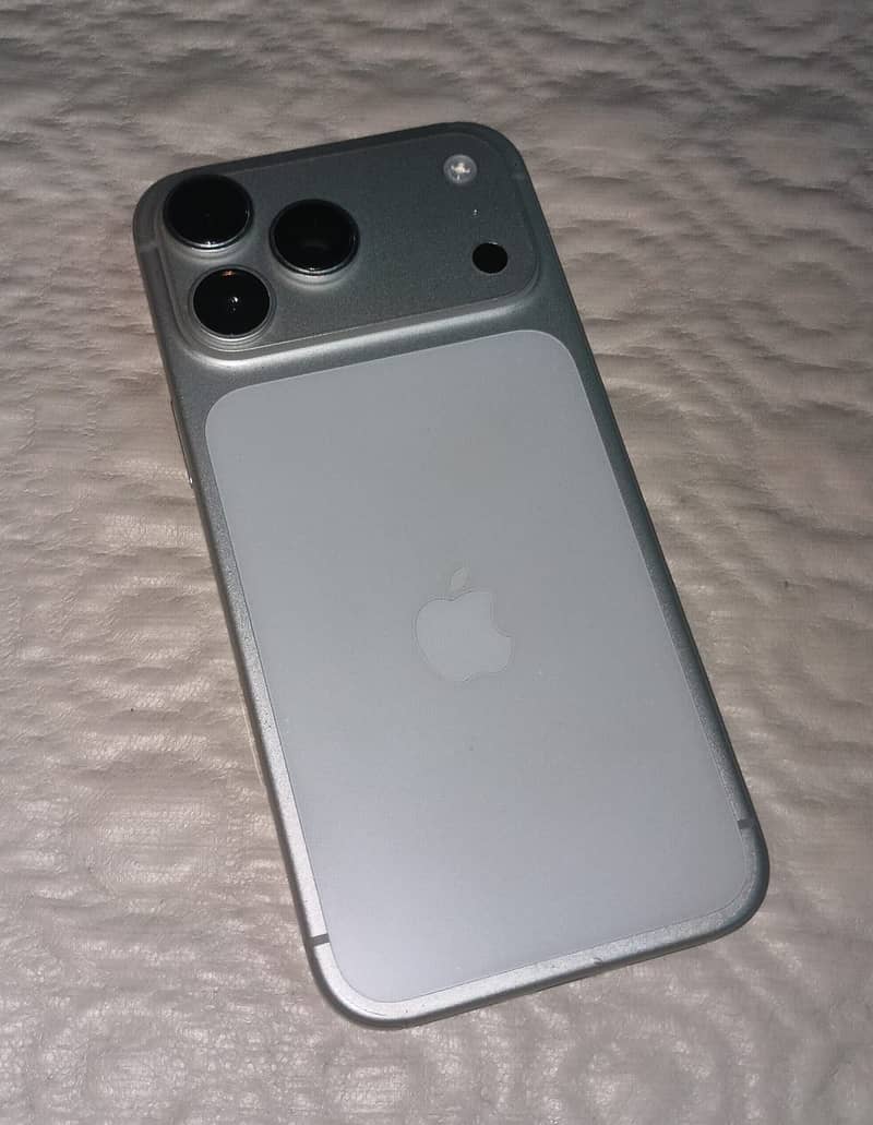 iPhone 17 Pro Max 0