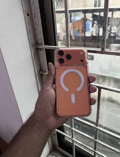 I am seeling 17pro max factory unlock non pta sim time used 256gb