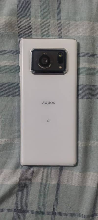 Aquos R6 snap dragon 888