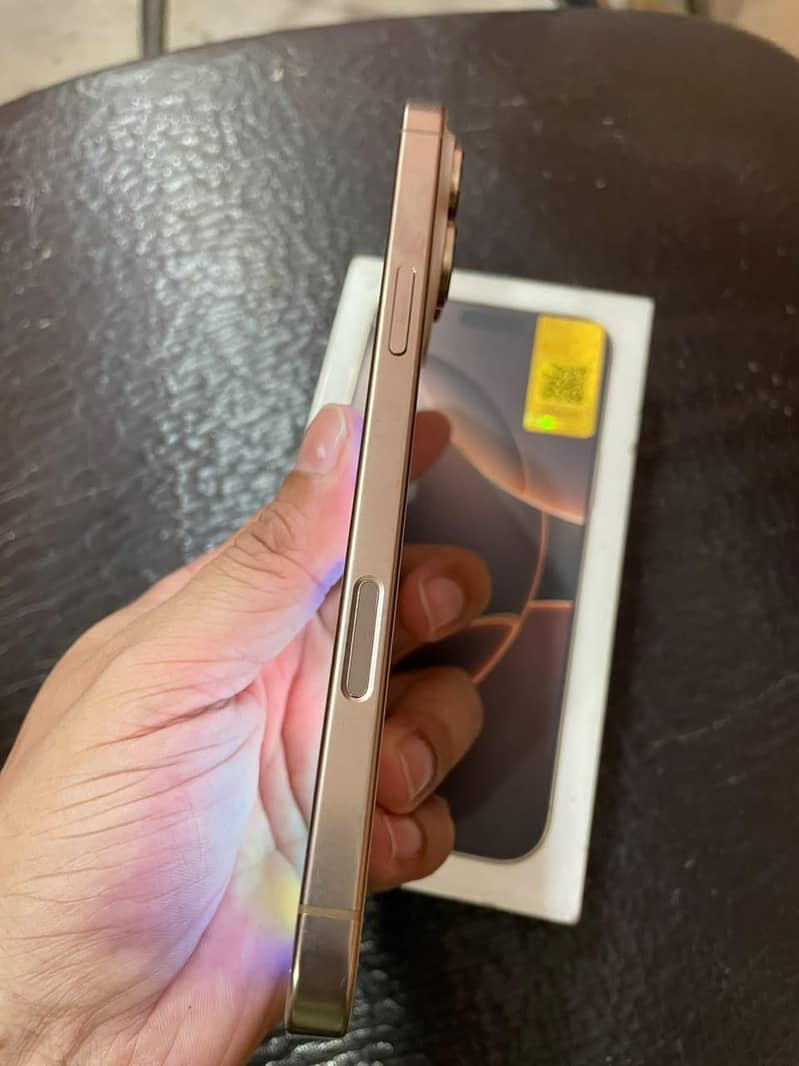 Apple iPhone 16 Pro Max 5