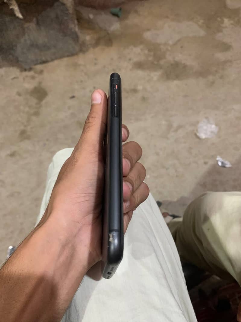 Apple iPhone 11 0