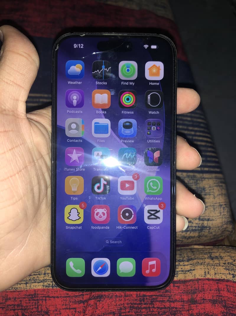 Apple iPhone 16 5