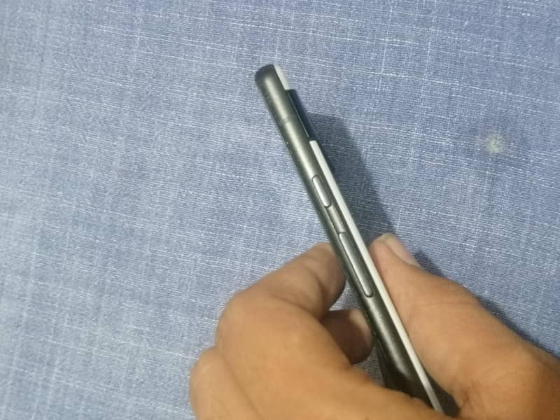 Google Pixel 6a 1