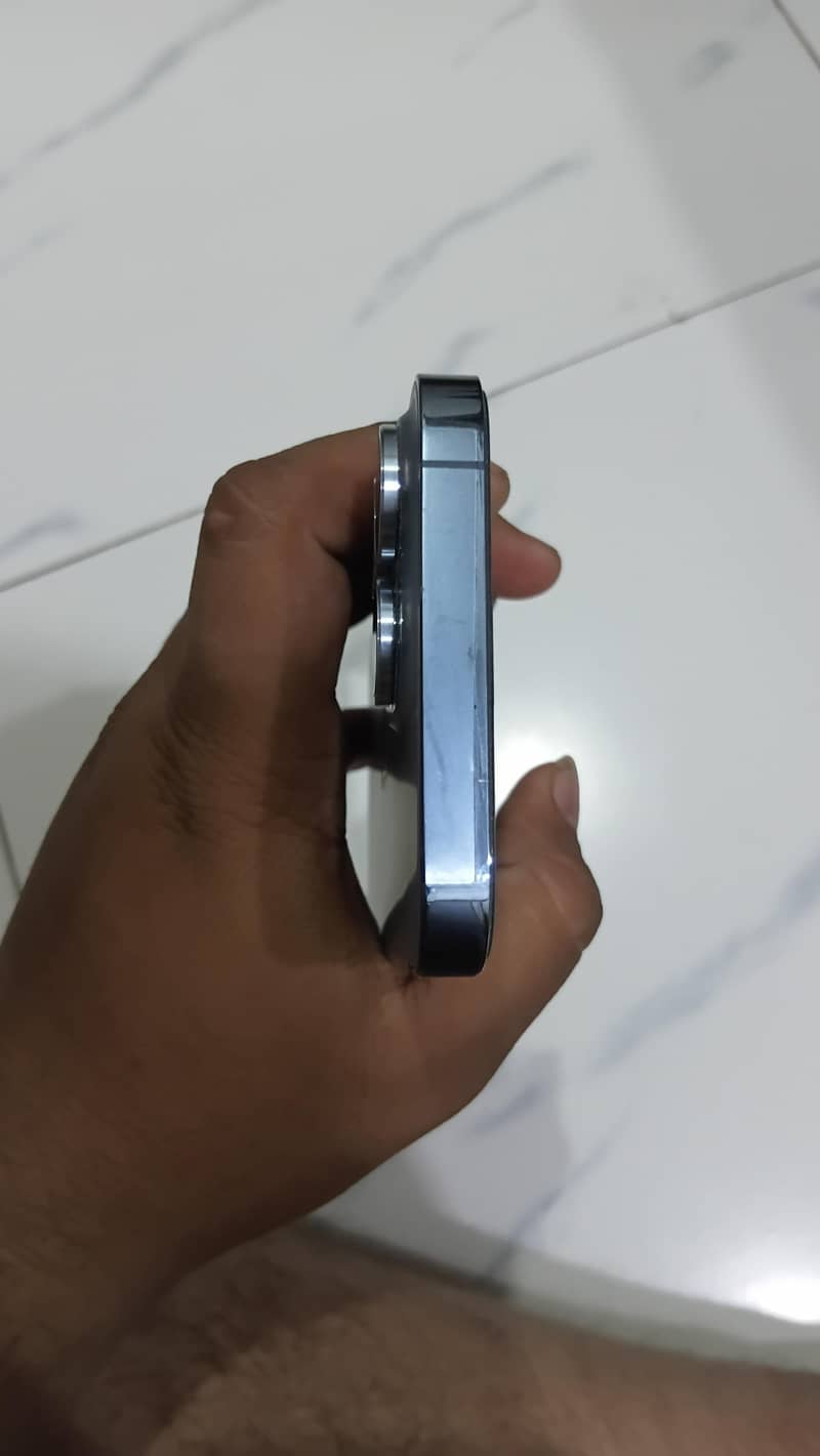 Apple iPhone 13 Pro 2
