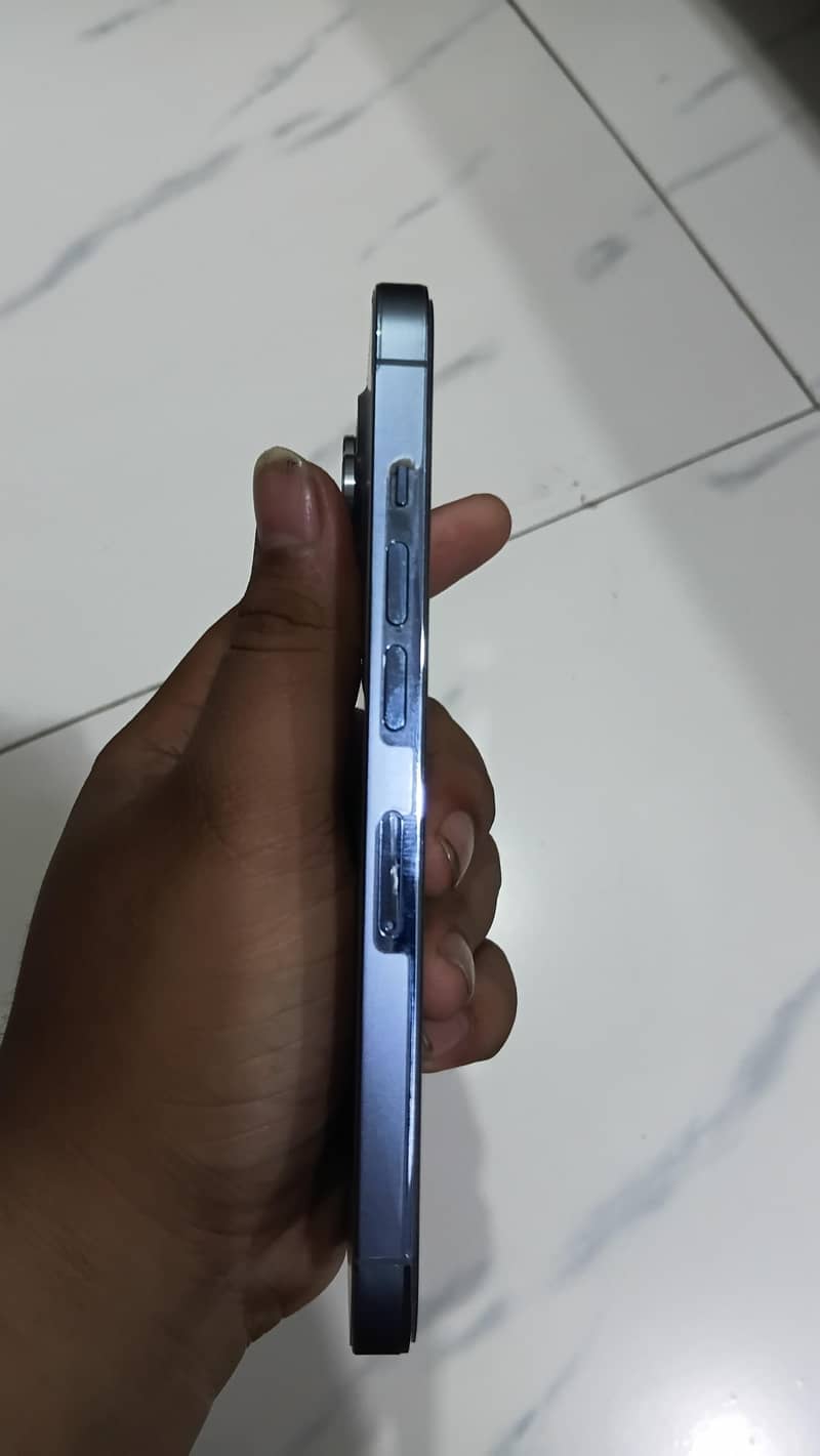 Apple iPhone 13 Pro 4
