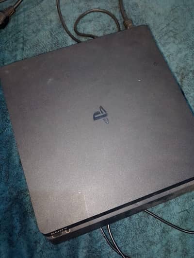PS 4 slim
