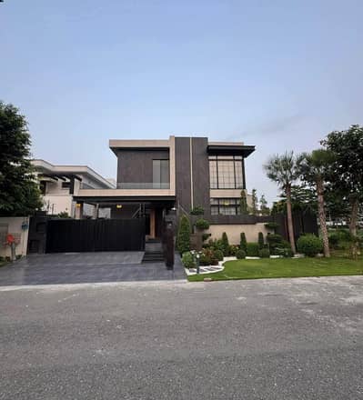 SYED BROTHERS PROUDLY OFFERS: 1-Kanal Elegant And Fully Furnished Modern Bungalow With Partial Basement, Theater Near to DHA Raya & Masjid Is Available In The Best Block Of DHA Lahore.