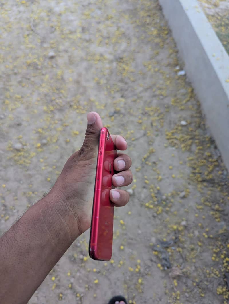 Apple iPhone 8 3
