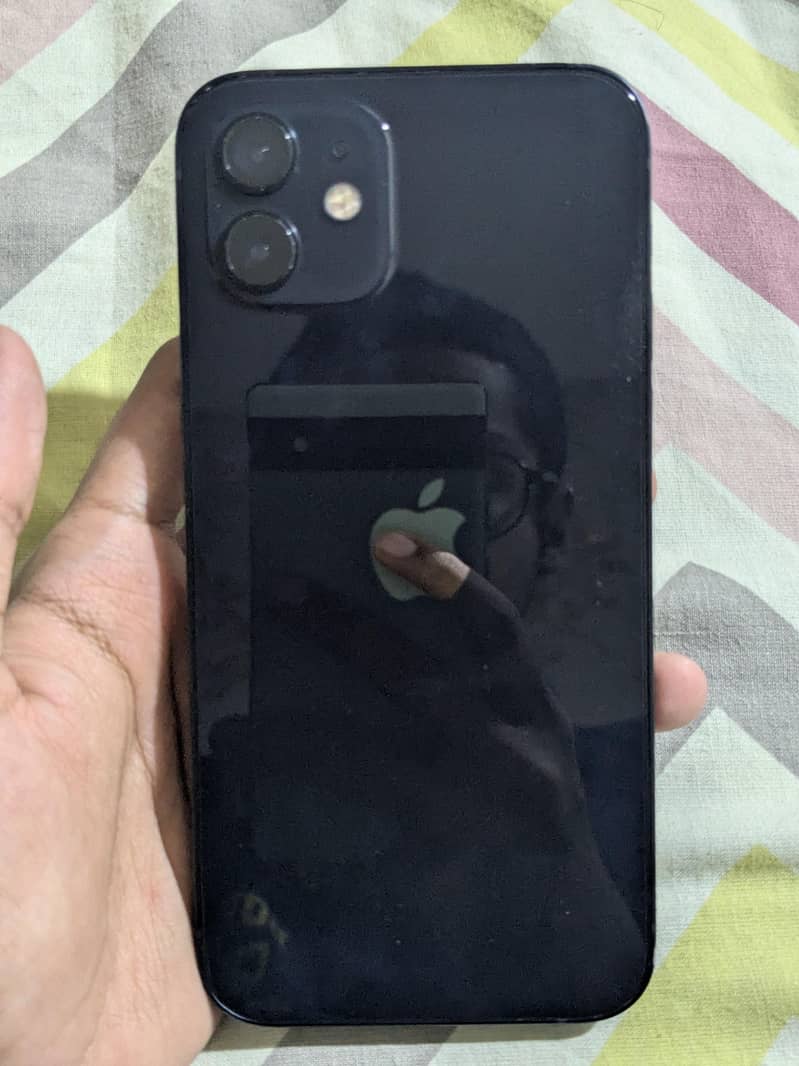 Apple iPhone 12 4
