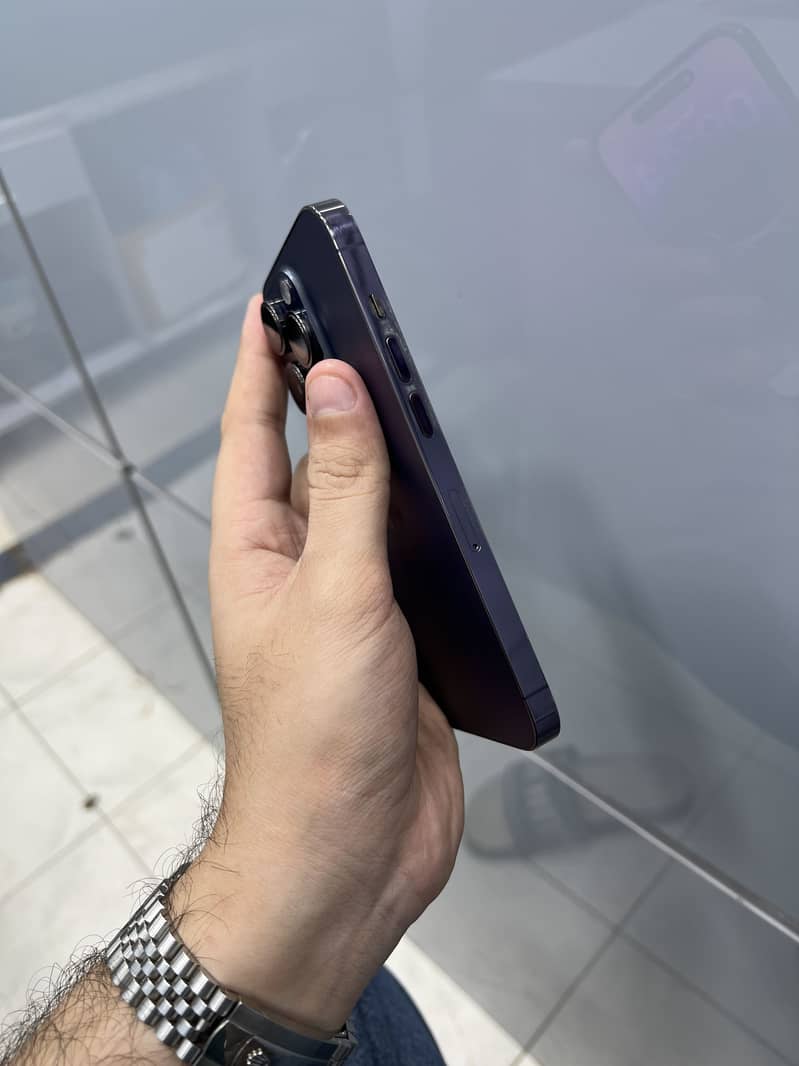 Apple iPhone 14 Pro 2