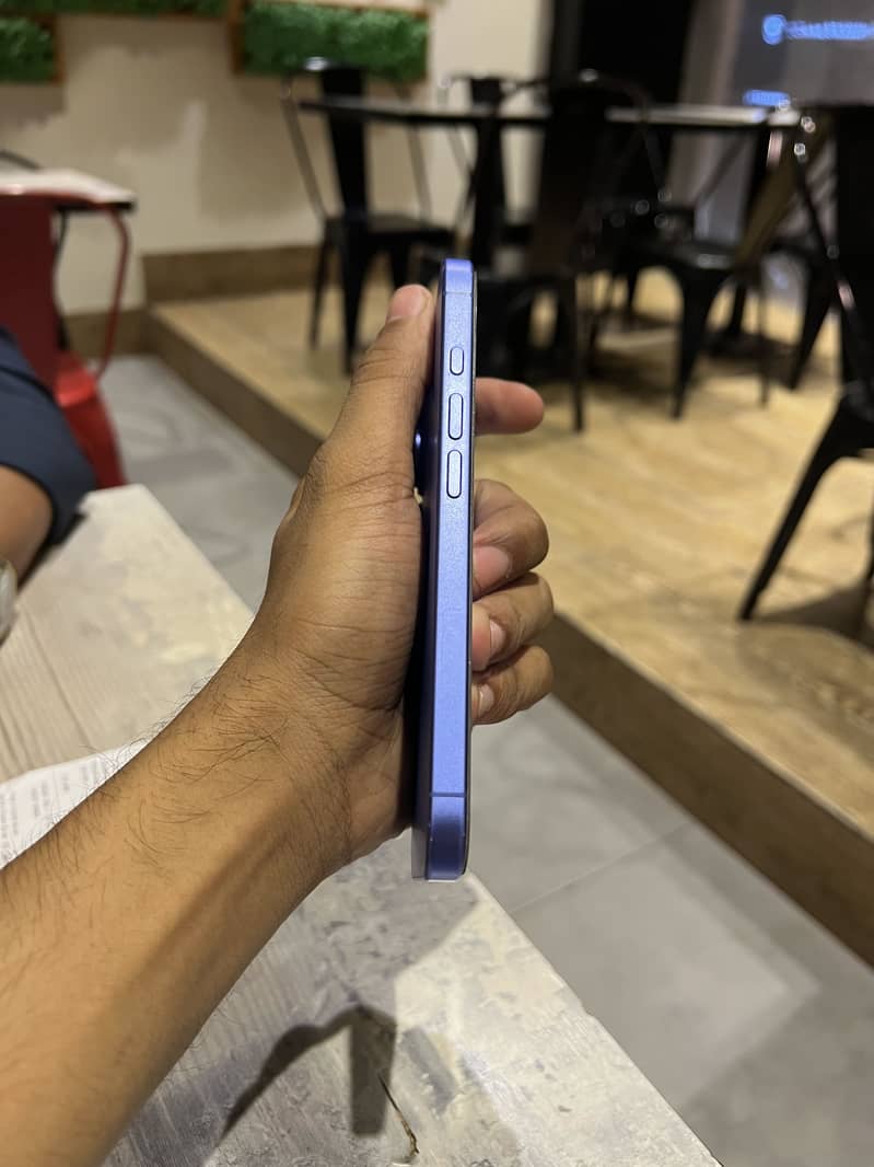 Apple iPhone 16 1