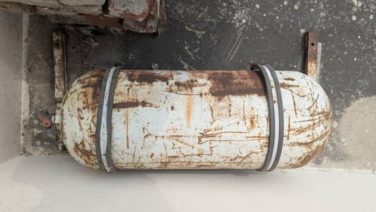 Gas cylinder and Gas kit