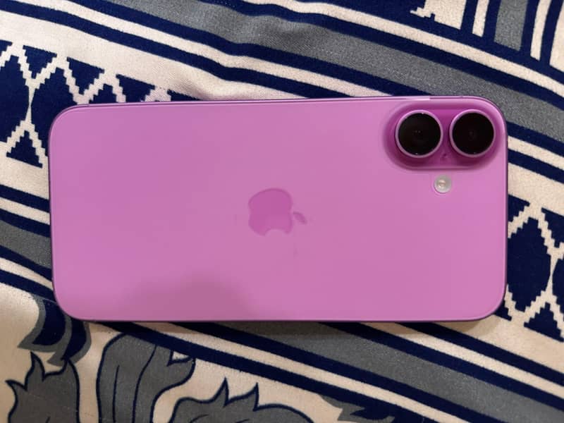 Apple iPhone 16 Plus 0