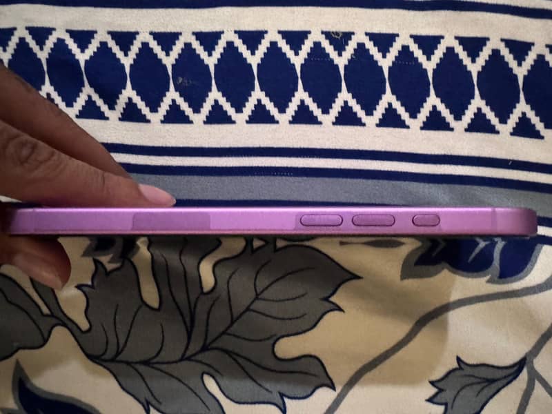 Apple iPhone 16 Plus 2