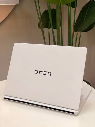 HP OMEN Transcend 14 Ultra 7 16GB 1TB RTX4060 3K OLED Laptop