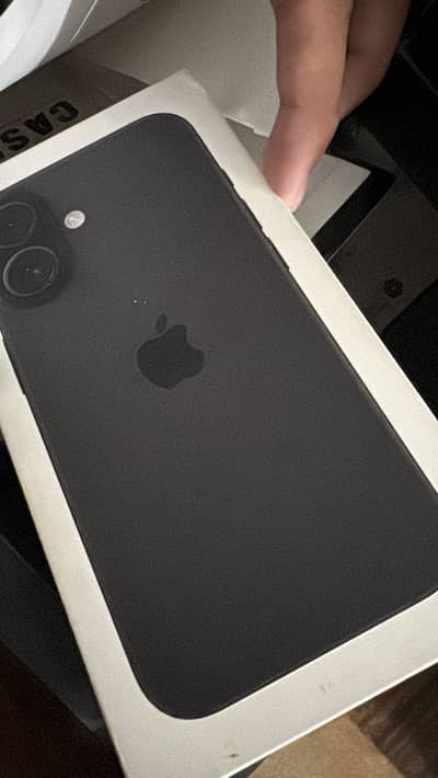 Apple iPhone 16
