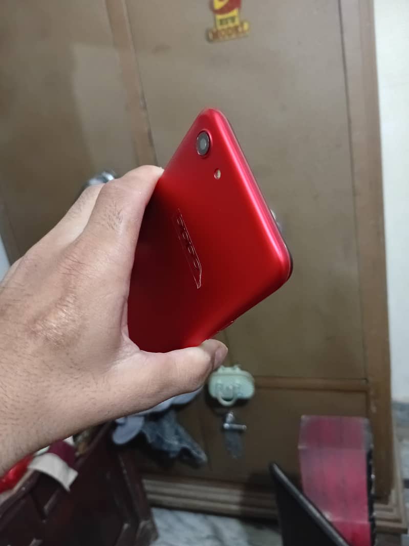 OPPO A83 4