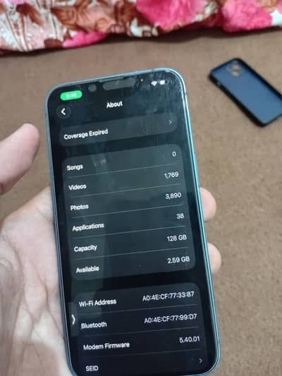 Apple iPhone 13
