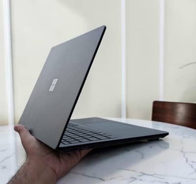 Microsoft Surface 5 | Core i5 12thGen | 4Gb Iris Graphics